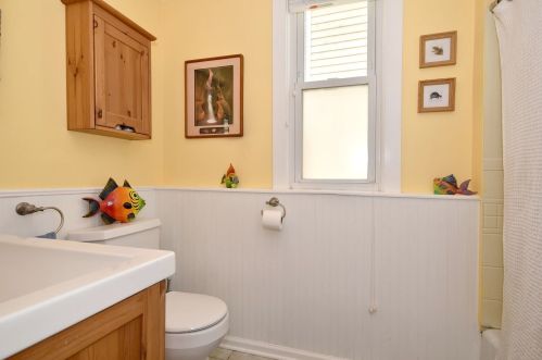 250 3 St, Elmhurst IL 60126-2460 exterior