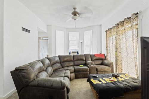 3026 Glenmawr St, Pittsburgh PA  15204-1831 exterior