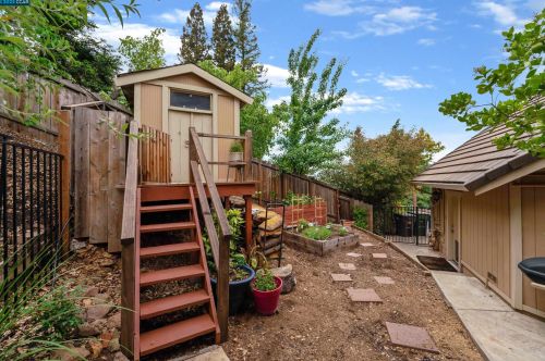 1170 Ridgemont Pl, Concord CA 94521-4831 exterior