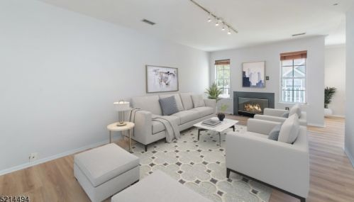 8 Springholm Dr, Berkeley Heights NJ  07922-2700 exterior