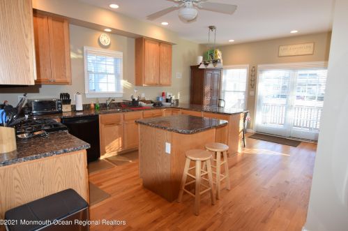 203 15th Ave, Belmar NJ  07719-2521 exterior