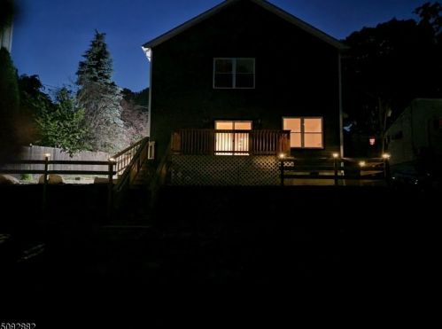 9 Apache Trl, Rockaway NJ  07866-1028 exterior