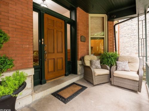 4052 Paulina St, Chicago, IL 60613-2520