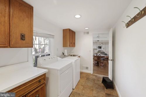 1539 Blue Meadow Rd, Rockville MD 20854-2622 exterior