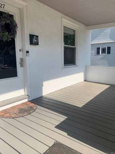 27 Elro St, Manchester, CT 06040-4227