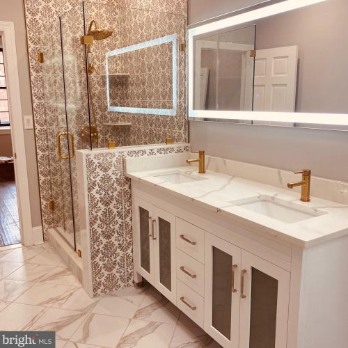 776 Front St, Philadelphia PA 19147-3523 exterior