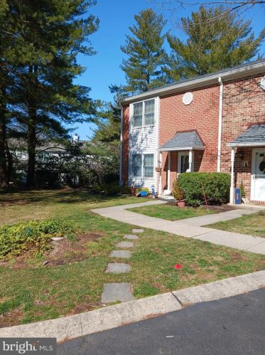 26 Pagoda Ct, Trenton, NJ 08648-4830