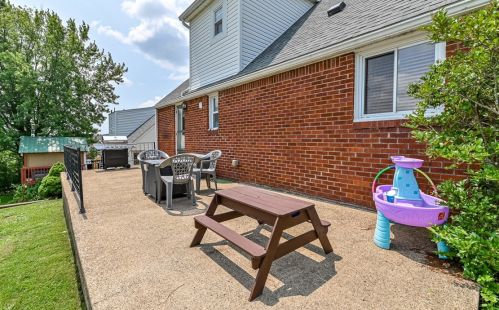 746 Centre Ave, Pittsburgh PA 15202-1712 exterior