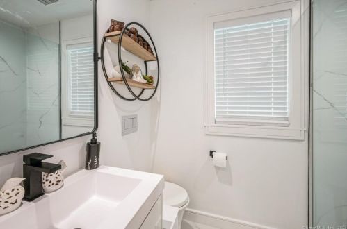 37 Walnut Hill Rd, Ridgefield CT  06877-2906 exterior