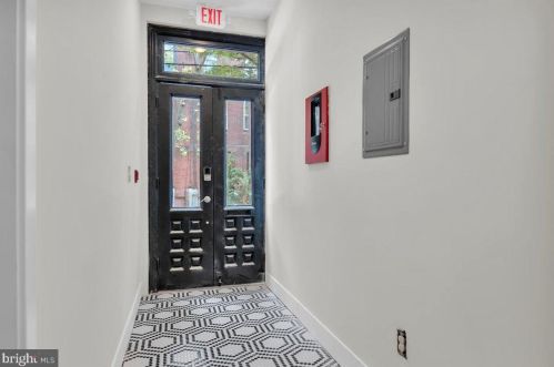 866 23rd St, Philadelphia PA 19130-1948 exterior