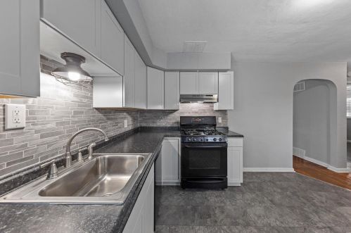 8558 Ardelia Ave, Saint Louis, MO 63114-4406