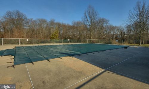 25 Jasmine Ct, Trenton NJ 08648-4808 exterior