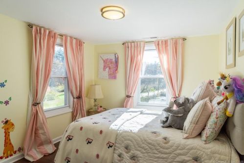 311 Wilton Rd, Ridgefield CT 06877-5723 exterior