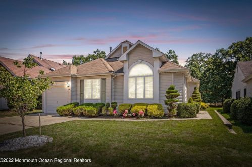 23 Cypress Point Ln, Jackson Twp, NJ 08527-4016