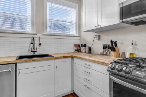 1129 Moorlands Dr, Saint Louis MO 63117-1527 exterior