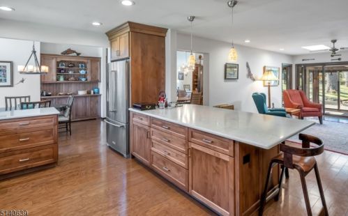 1 Roc Etam Rd, Parsippany NJ 07834-9633 exterior