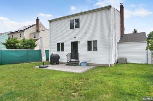 27 Beveridge St, Teaneck NJ 07666 exterior