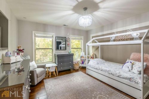 7690 Glisten Ave, Atlanta GA 30328-2498 exterior