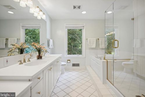 11008 Stanmore Dr, Rockville MD exterior