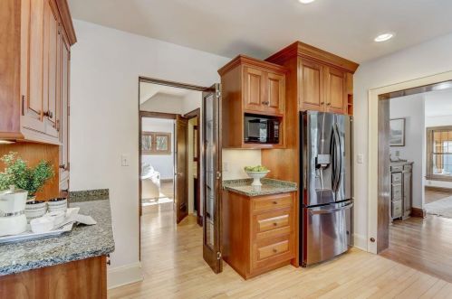 5347 Berkeley Blvd, Milwaukee WI 53217-5138 exterior