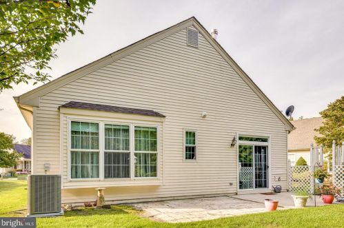 77 Warwick Way, Southampton NJ 08088-1150 exterior