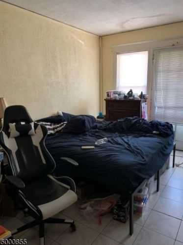 27 Kling St, Town Center NJ 07052-5510 exterior