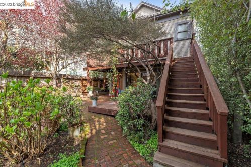 2122 Sacramento St, Berkeley CA 94702-1905 exterior