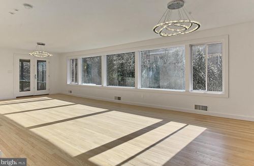 4770 Dexter St, Washington DC  20007-1015 exterior