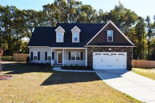 414 Prospect Ave, Raeford, NC 28376-2728