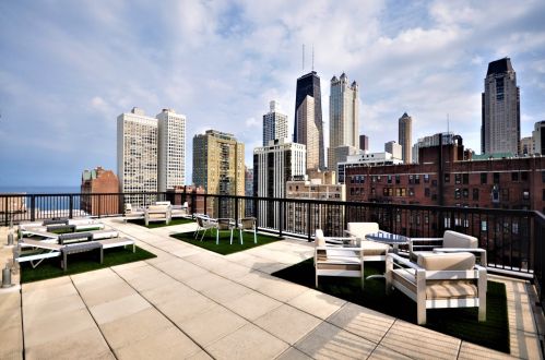 30 Elm St, Chicago IL  60611-2715 exterior