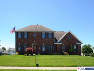 1015 Michael Dr, Omaha, NE 68046-6157