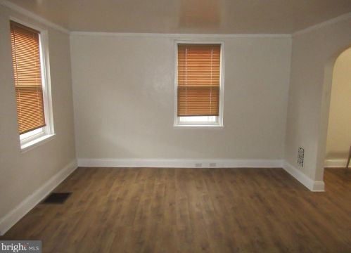 966 Niagara Rd, Camden NJ 08104-2860 exterior