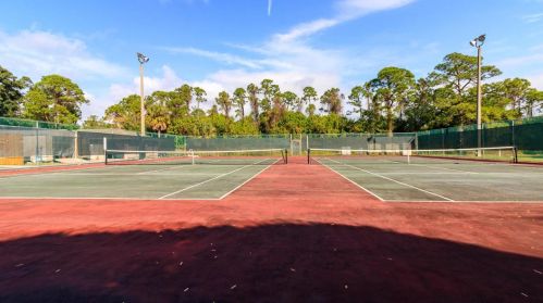 19 Lake Vista Trl, Fort Pierce FL 34952-6399 exterior