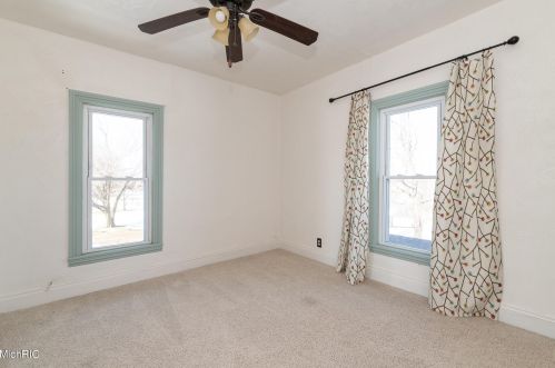 1104 Hoffman St, Three Rivers MI 49093-1017 exterior