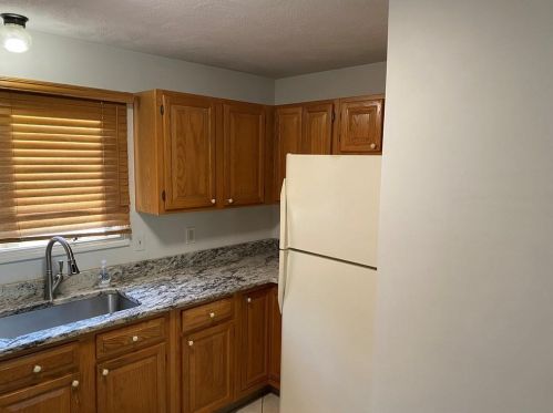 28 Primrose Ln, Providence RI  02919-2800 exterior