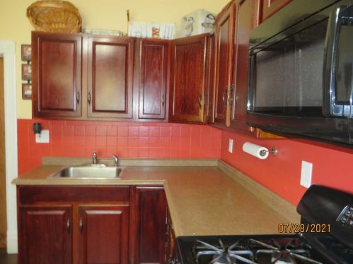 27 Orch Pl, Poughkeepsie NY 12601-1911 exterior