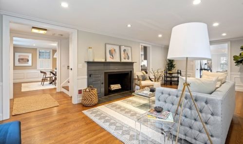 82 Forest St, Wellesley MA  02481-6828 exterior