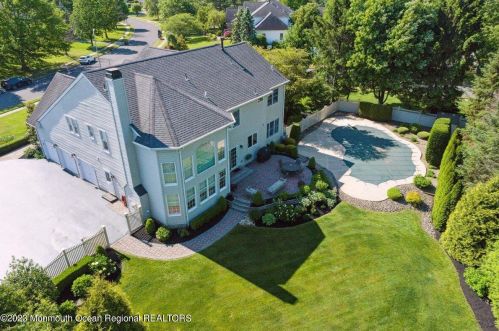 54 Country Vw Dr, East Freehold NJ 07728-9024 exterior