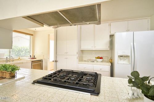 1540 Joanne Ct, Oxnard CA exterior