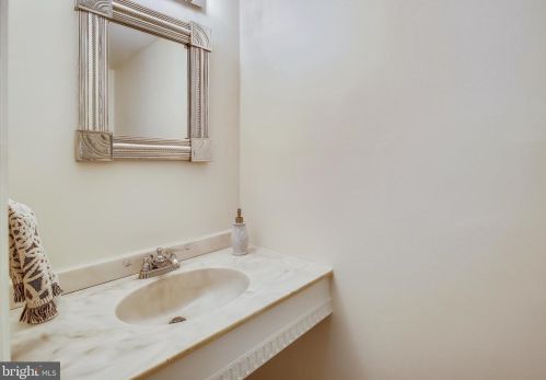 13 Chapman St, Alexandria VA 22301-2202 exterior