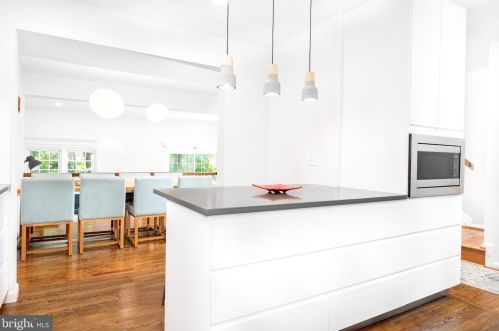 11905 Bargate Ct, Rockville, MD 20852-4116