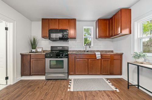 123 Travis St, Grand Rapids MI 49505-4638 exterior