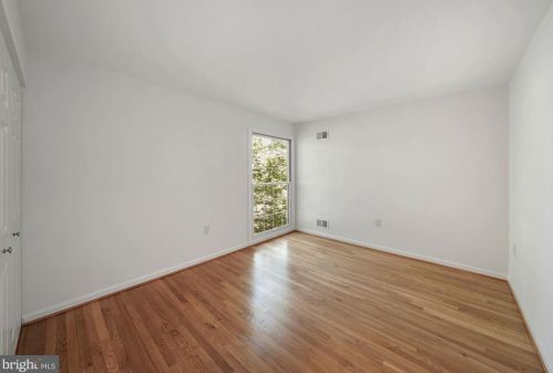 10618 Great Arbor Dr, Rockville MD 20854-4220 exterior