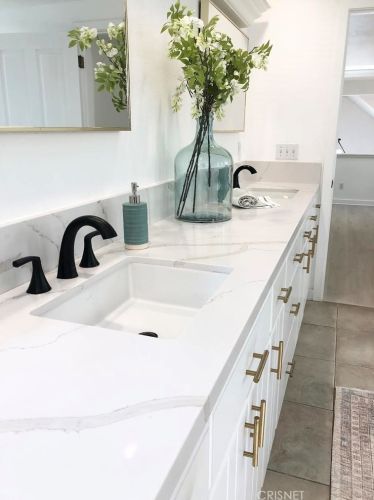 320 Rossmore Dr, Oxnard CA  93035-4465 exterior