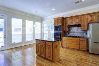 5838 Inwood Park Ct, Houston TX  77057-3160 exterior