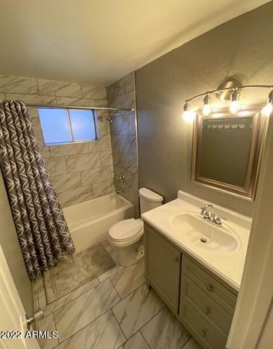 8417 39th Ave, Phoenix AZ 85051-1132 exterior