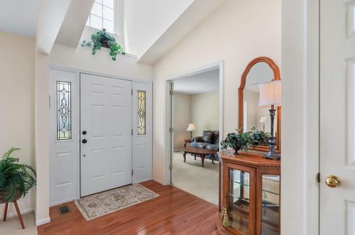 7013 Double Eagle Ln, Saint Louis, MO 63129-5275