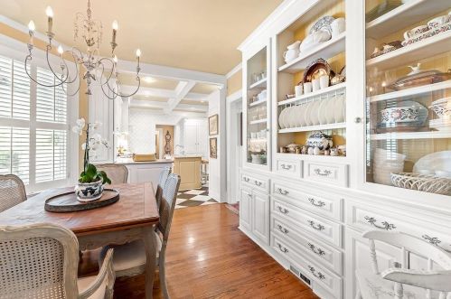 1647 Riverside Dr, Gainesville GA 30501-1837 exterior