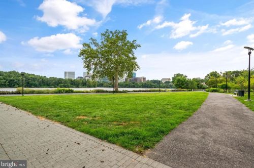 3246 Grace St, Washington DC 20007-3631 exterior