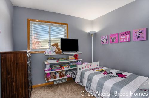 125 High St, Middlevle MI 49333-9466 exterior